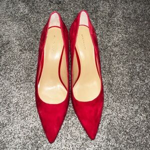 Anne Taylor Red faux suede pumps